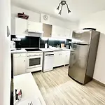 Csevi Apartmanhaz Lägenhet