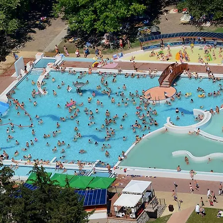 Csevi Apartmanhaz Lägenhet Mezőkövesd